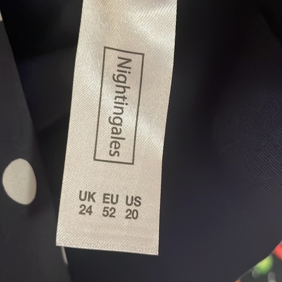 Twinset by Nightingales - Picture 3 of 4